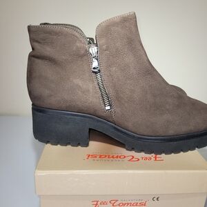 Water resistant  boot